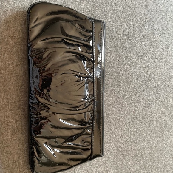 Small black Gucci clutch (authentic) - Patent Leather - Picture 8 of 8